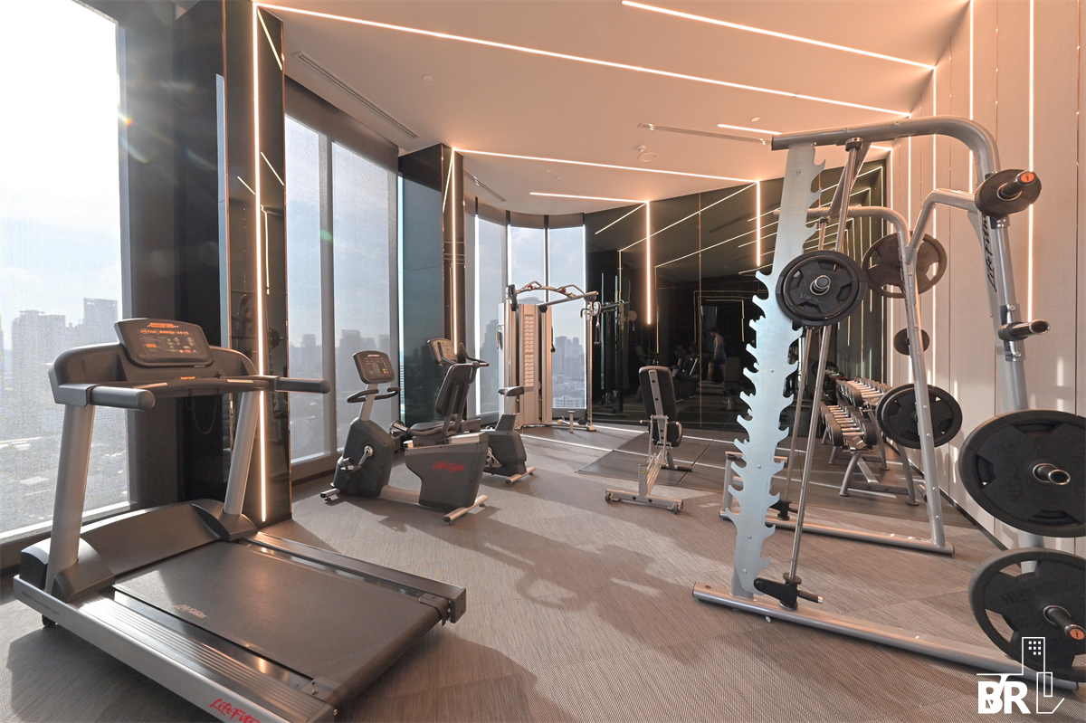 picture Luxury Condo in Central City Location IDEO Q Sukhumvit 36 near BTS Thong Lo - 1/9