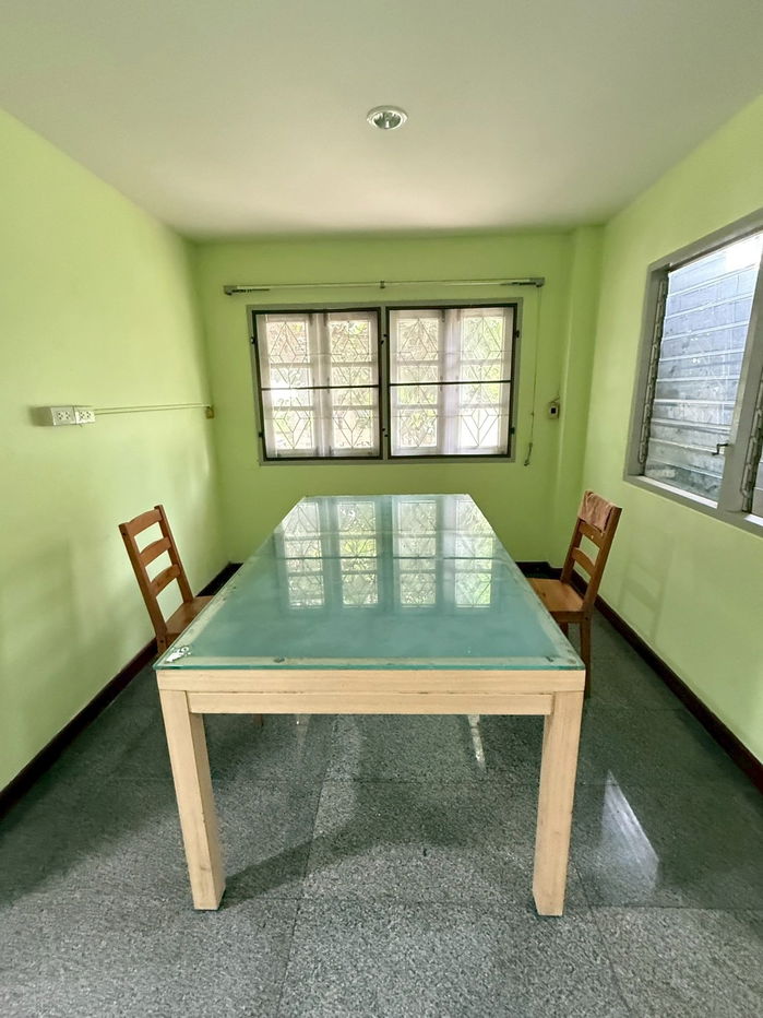 รูป 🏡 ทาวน์เฮาส์ห้องมุมหลังใหญ่ พร้อมสวนเล็กๆ ข้างบ้าน – ซ.ร่วมมิตรพัฒนา ใกล้ห้าแยกวัชรพล - รูปที่ 4/14
