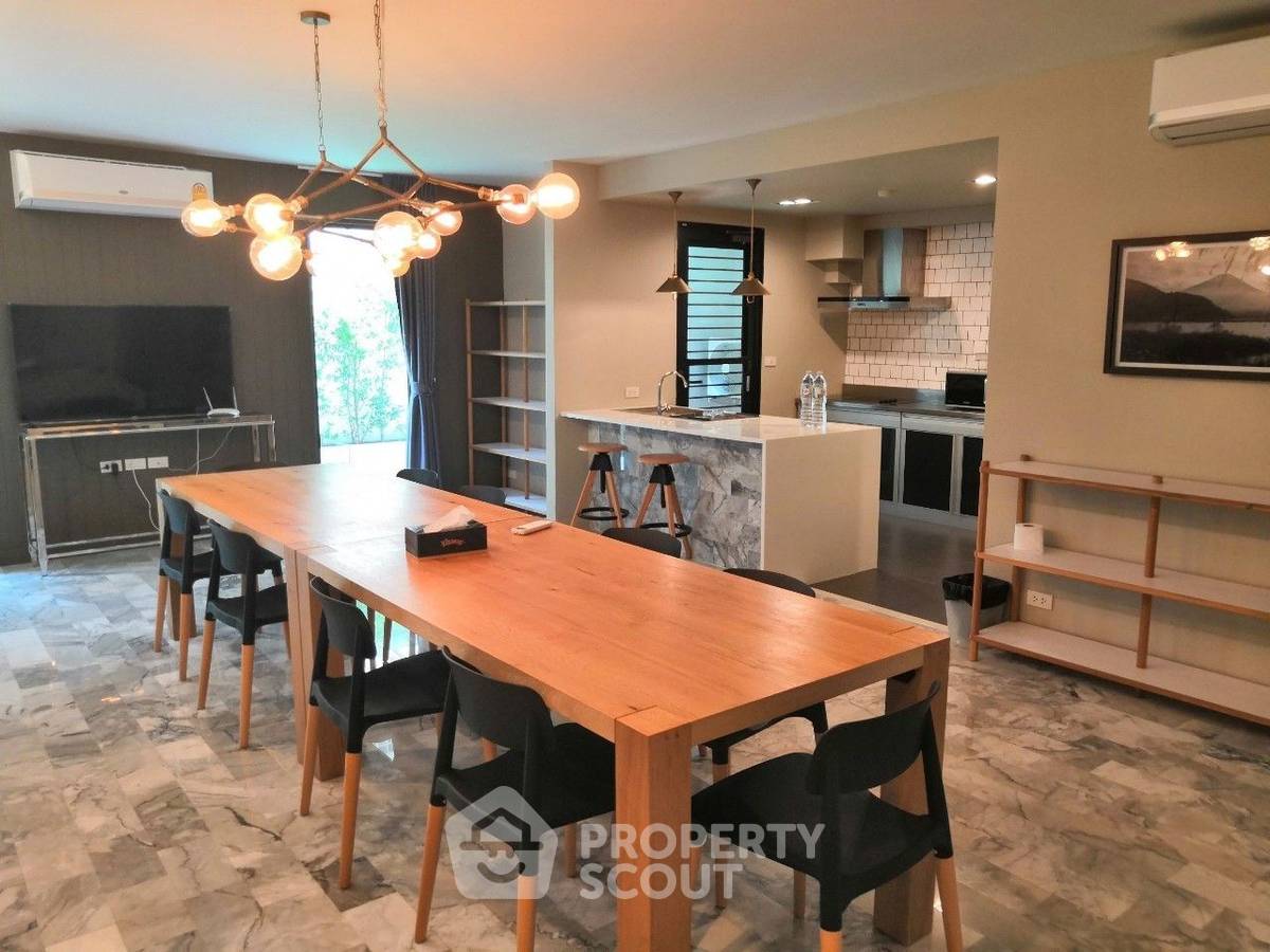 picture 4-BR Condo at Lily House Mansion near MRT Phetchaburi (ID 666419) - 1/18