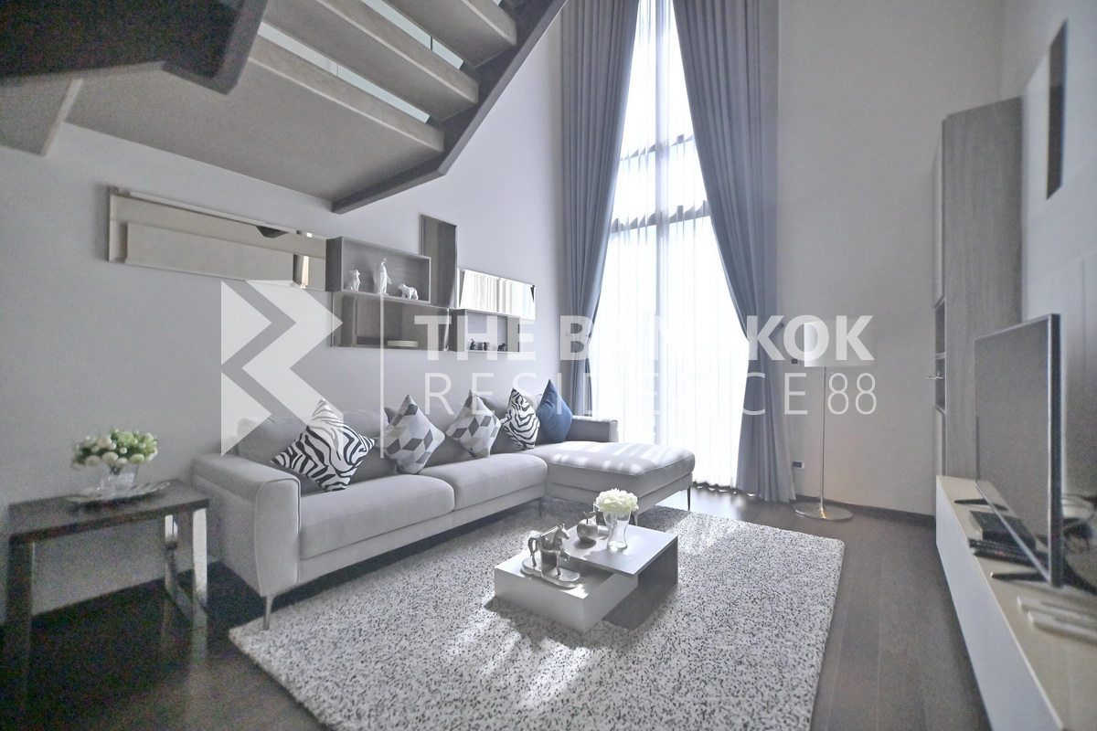picture Luxuriously Elevated Unit The XXXIX near BTS Phrom Phong - 2/10
