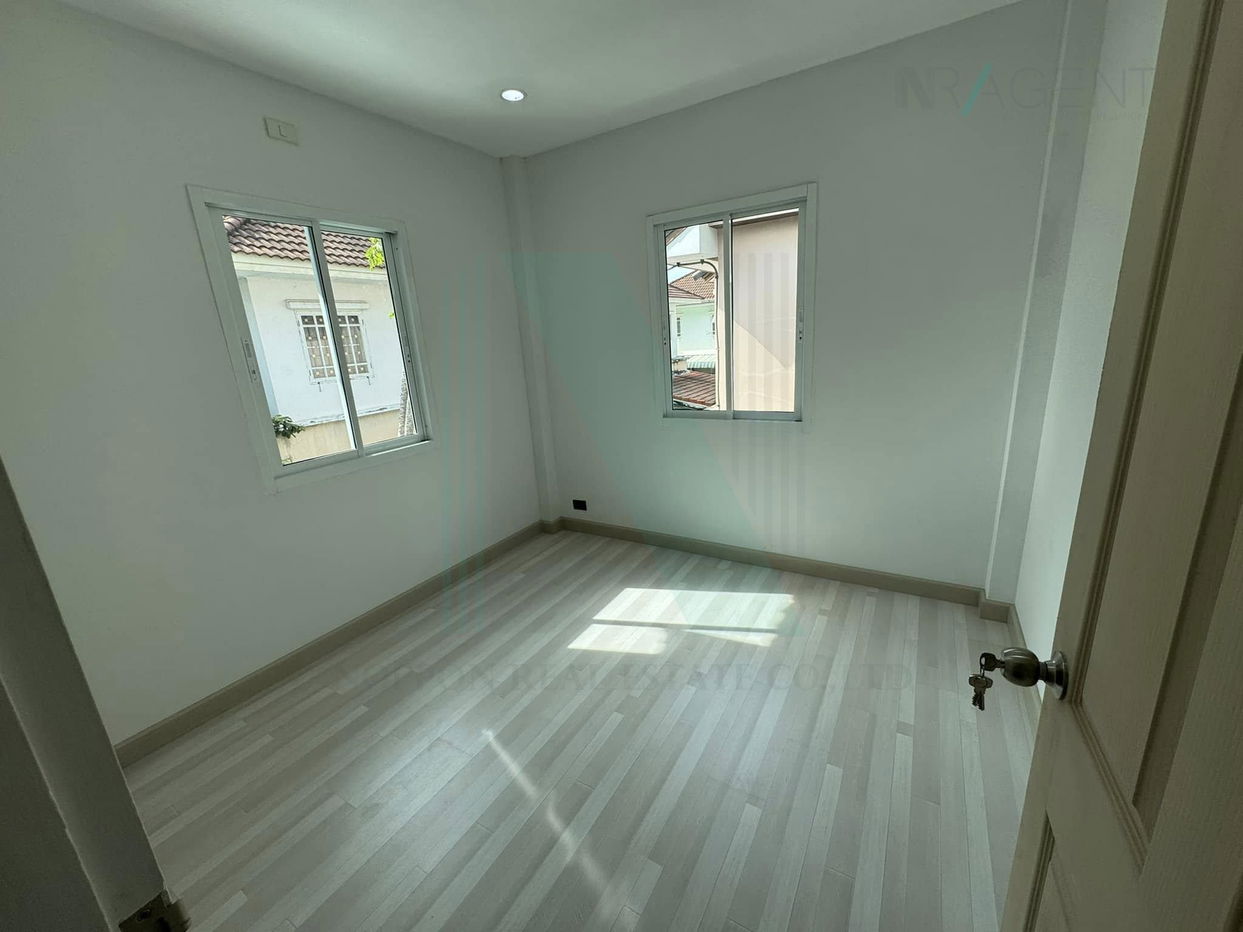รูป 🚩 ขายบ้านเดี่ยว โครงการ วรารมย์ ประชาอุทิศ 98 2 ชั้น 3 ห้องนอน 3 ห้องน้ำ - รูปที่ 6/8