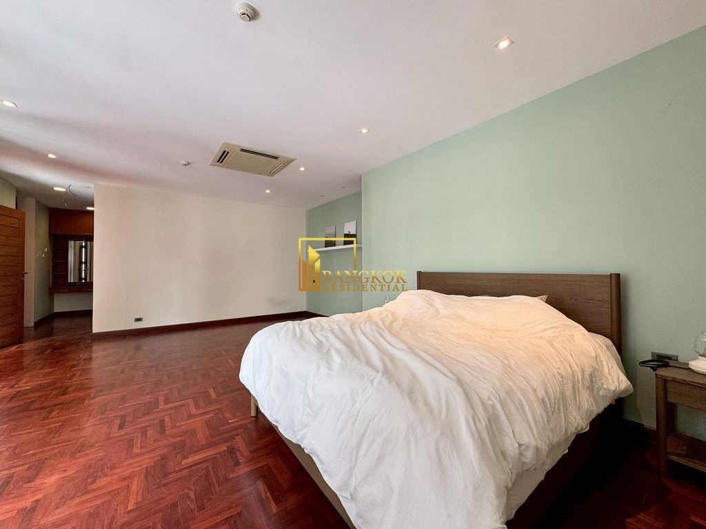 รูป EM Villa - 3 Storey 4 Bedroom House With Pool in Phrom Phong - BR7508SH - รูปที่ 32/60