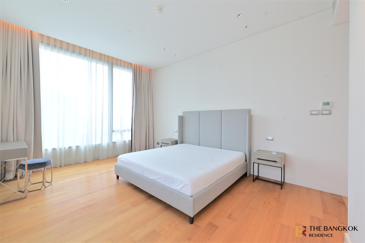 picture Sindhorn Residence  Luxury Condo at Special Price - 2/10