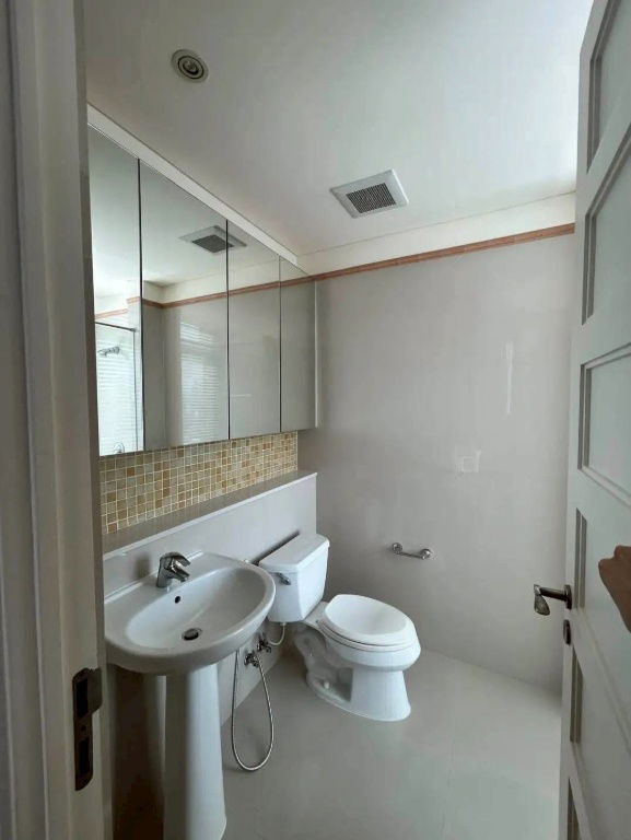 picture LTHC12794 - Condo for rent at Aguston Sukhumvit 22 Size 140 sqm. 3 beds 3 baths Near BTS Phrom Phong Station ONLY 90K/Month - 10/10