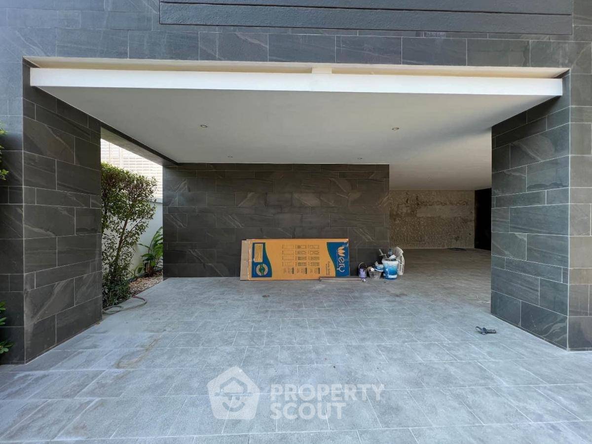 picture 4-BR House near MRT Khlong Toei (ID 1965944) - 8/30