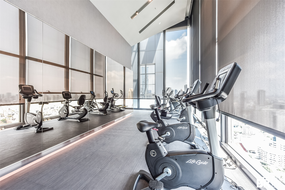 picture The Diplomat Sathorn near BTS Surasak Live the Luxury Style in a High-potential Location - 4/9
