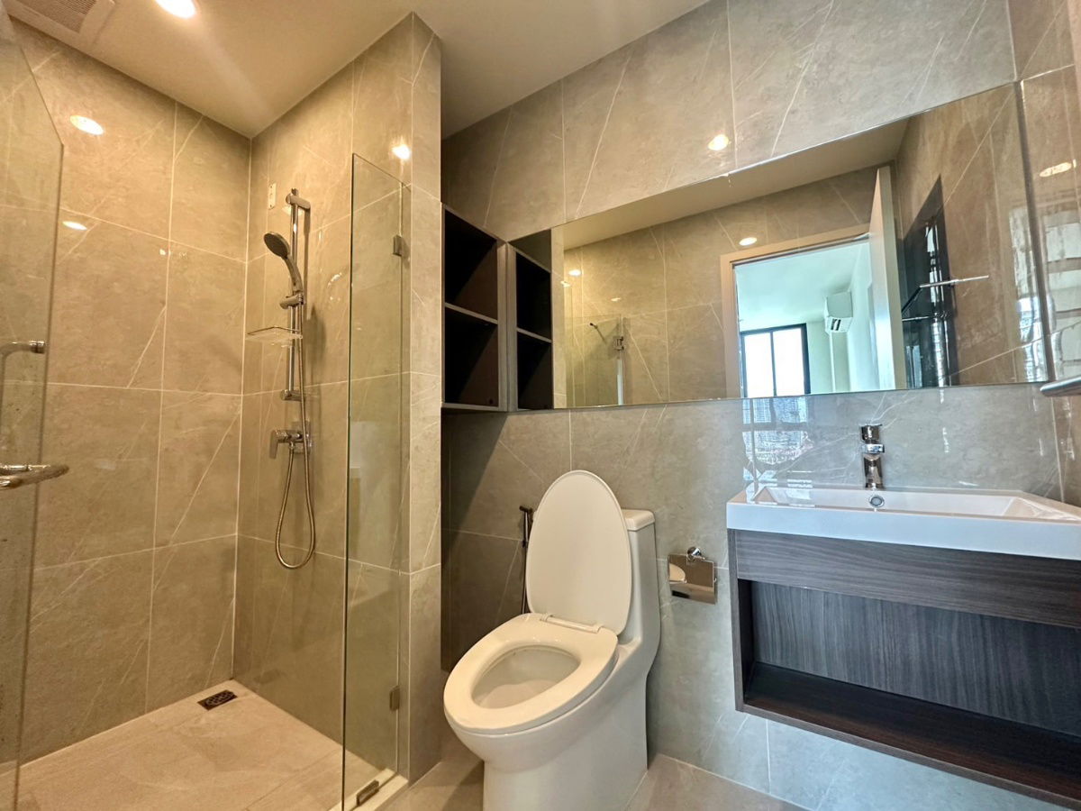 picture Nue District R9 MRT Rama 9 Bran New 2bedrooms (2 Queen beds) 2bathrooms take Clear view - 12/12