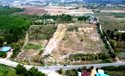 ที่ดิน บ้านบึง ชลบุรี : ที่ดินสำหรับปล่อยขาย 40,916 ตารางเมตร แถว ใน หนองอิรุณ (ID 2200168)