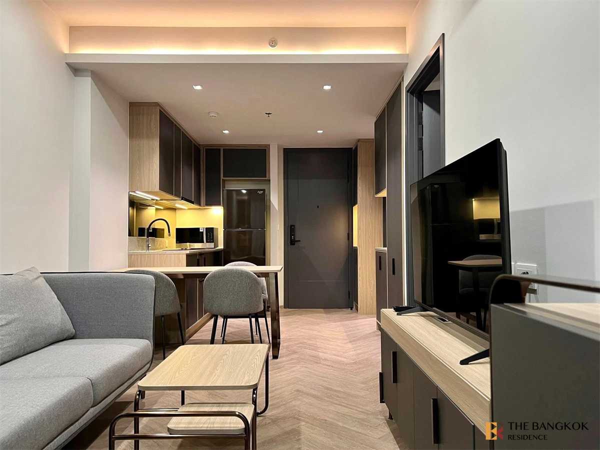 picture The Privilege of Luxury in an Economic Hub Location Chapter Chula-Samyan - 2/9