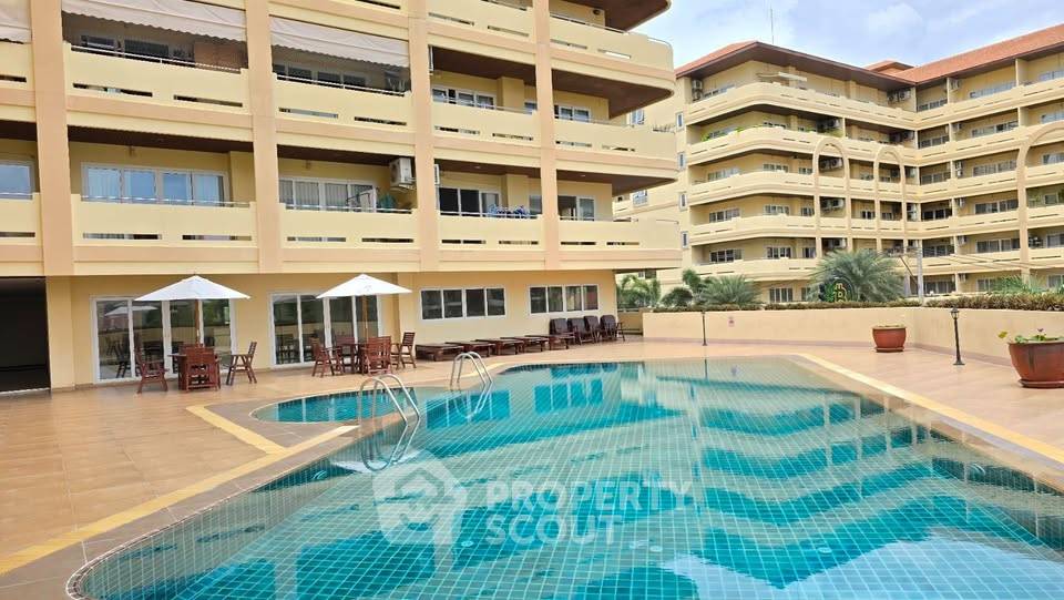 picture 2-BR Condo at View Talay 3 close to Phratamnak (ID 2208694) - 8/20