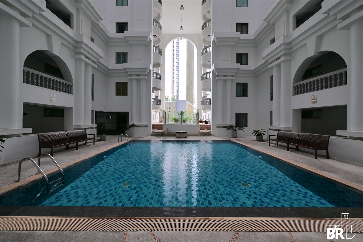 picture Royal Castle Sukhumvit Luxuriously Elevated Unit near BTS Phrom Phong - 3/9
