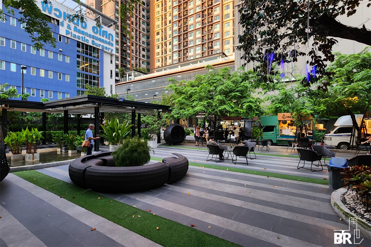 picture Premium Luxury Condo in Prime Location Life Asoke near MRT Phetchaburi Station - 9/9