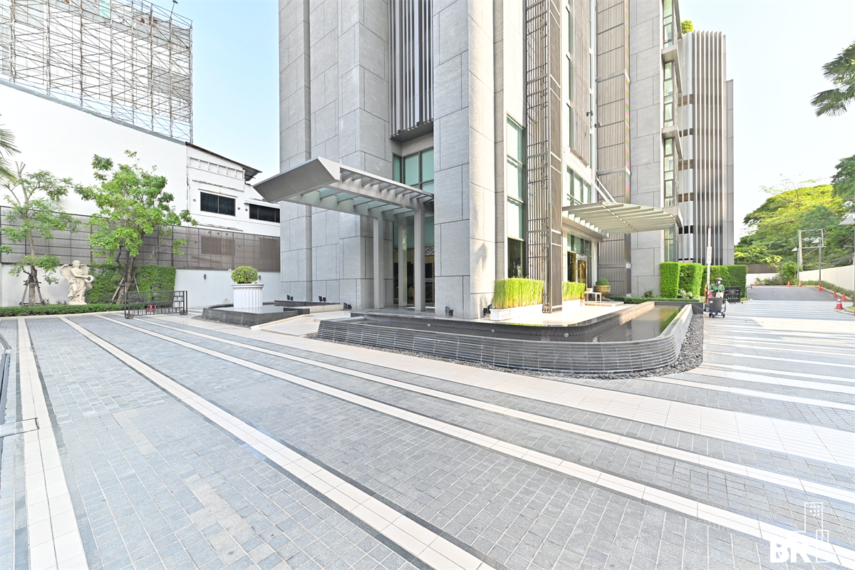 picture The Address Sukhumvit 28 Luxury Unit, Ready for You Without the Wait near BTS Phrom Phong - 6/9