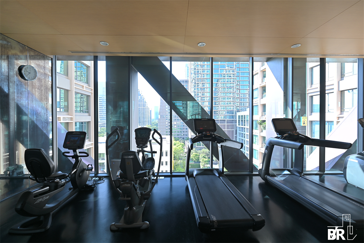 picture Sindhorn Residence The Privilege of Luxury in an Economic Hub Location - 3/9