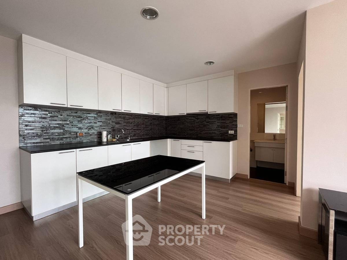 picture 2-bed 2-bath Condo size 70 sq.m. at D65 Condominium by BTS Ekkamai for sale (ID 992561) - 4/7