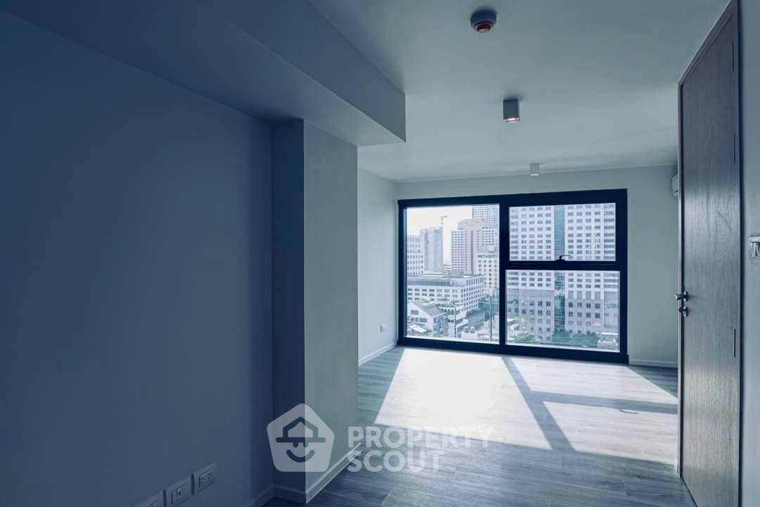 picture 2-BR Condo at The Lofts Silom near BTS Surasak (ID 725884) - 3/12