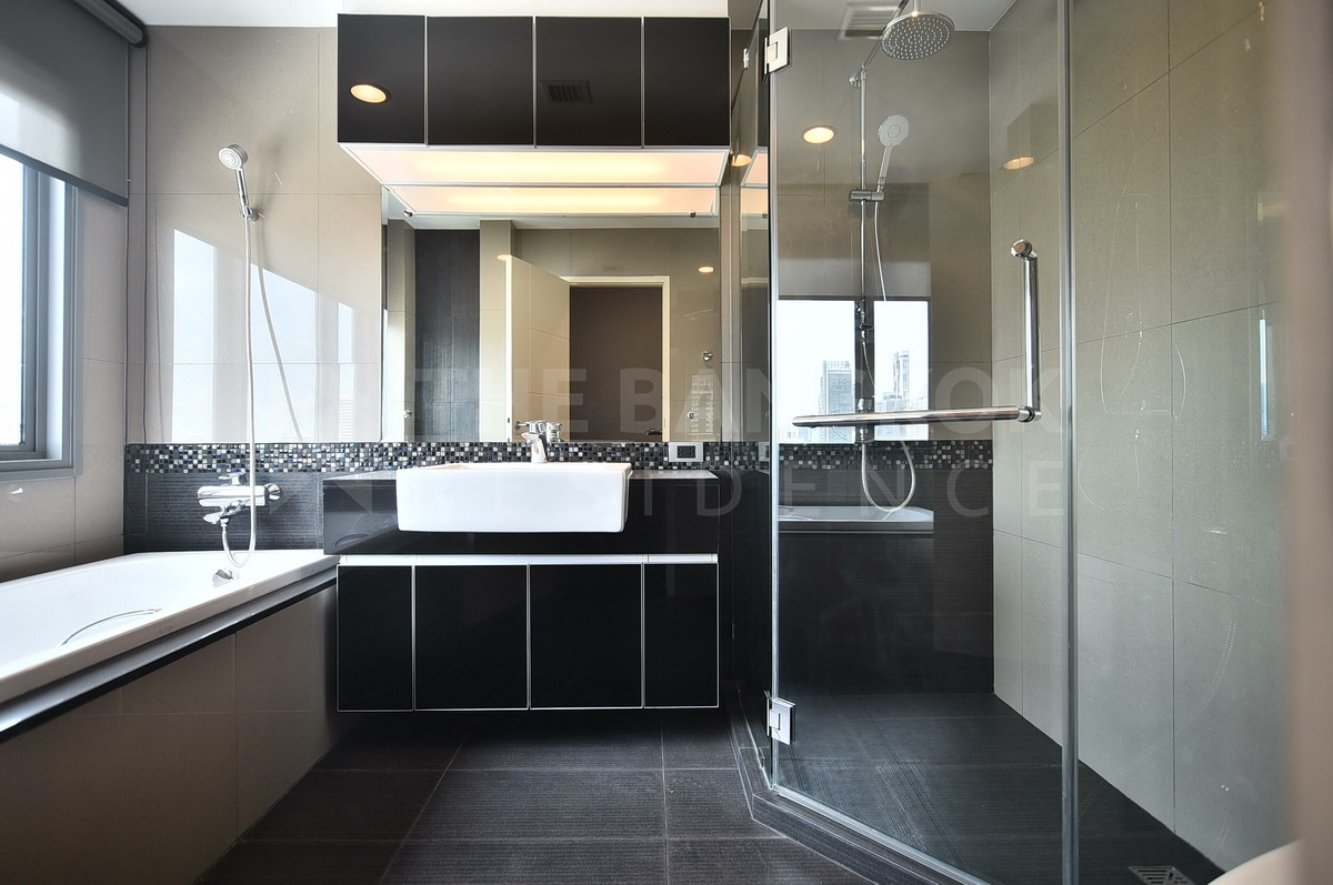 picture Luxurious Design, Elevated Atmosphere The Crest Sukhumvit 34 near BTS Thong Lo - 5/10