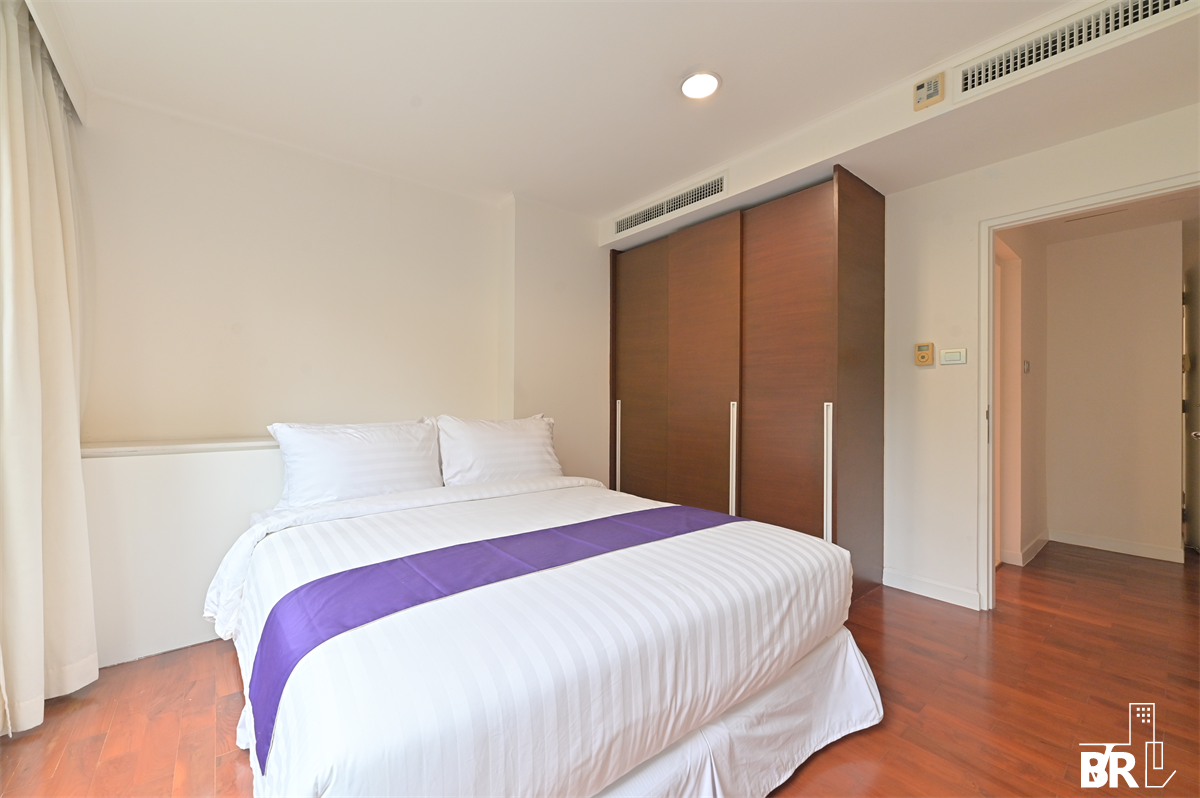 picture Baan Siri Ruedee near BTS Phloen Chit Luxury Condo at Special Price - 4/9