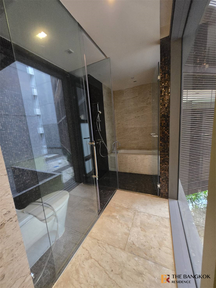 picture The Pano Luxury Unit, Ready for You Without the Wait - 6/10
