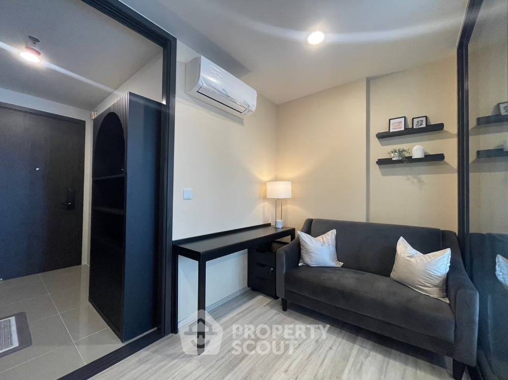picture 1-BR Condo at XT Huaikhwang near MRT Huai Khwang (ID 1528218) - 7/15