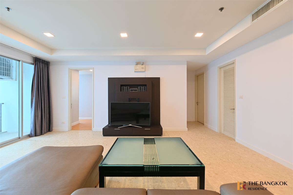 picture Nusasiri Grand Condo near BTS Ekkamai Luxury Unit, Ready for You Without the Wait - 2/10