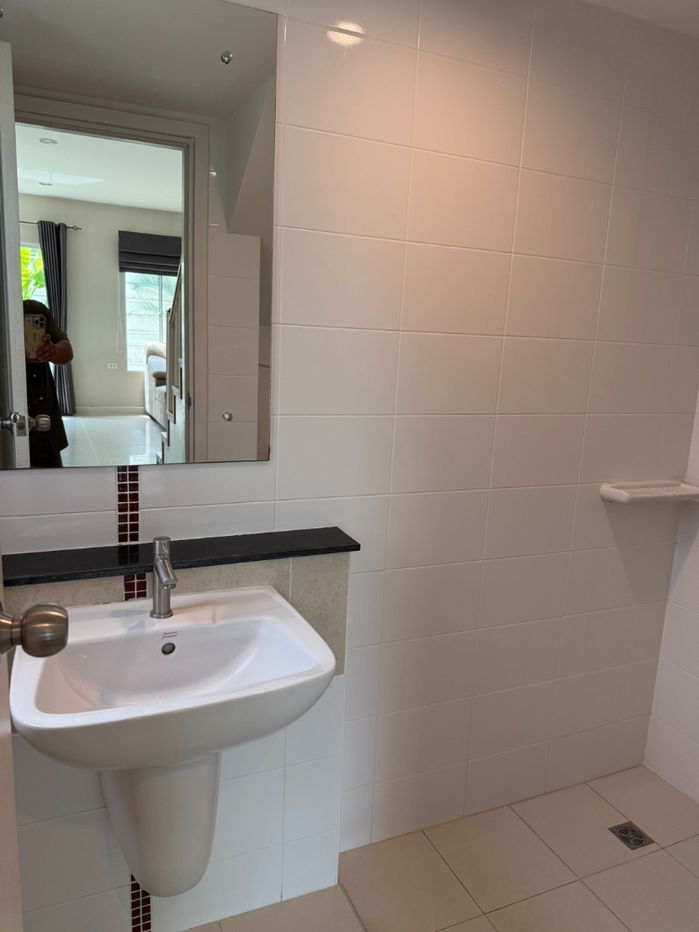 รูป ขายบ้านเดี่ยว ม.ภัสสร เพรสทีจ รังสิต - คลอง 2 หลังมุม 61 ตรว โทร 095-089-2688  - รูปที่ 22/23