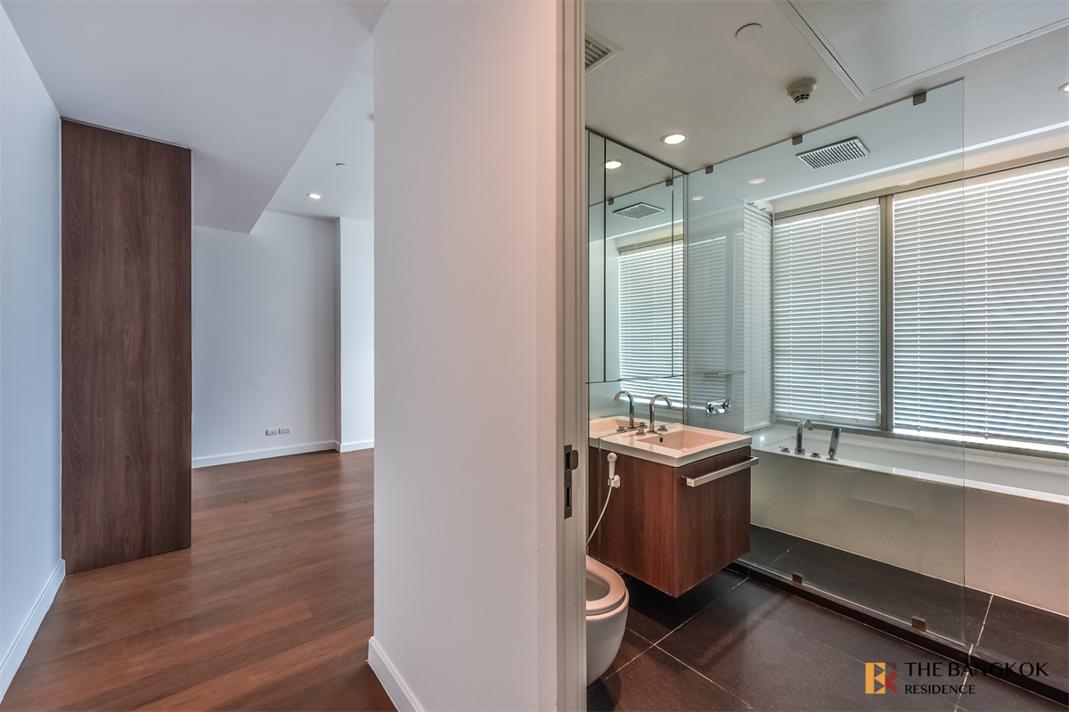 picture 185 Rajadamri near BTS Ratchadamri Ultimate Luxury Lifestyle with Convenience - 6/10