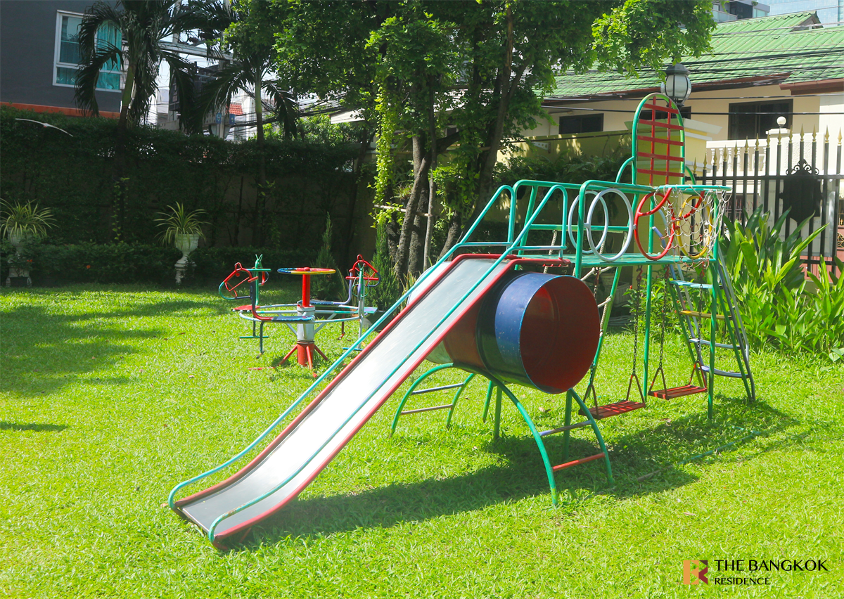 picture Ultimate Luxury Condo in Business District Piyathip Place - 2/10