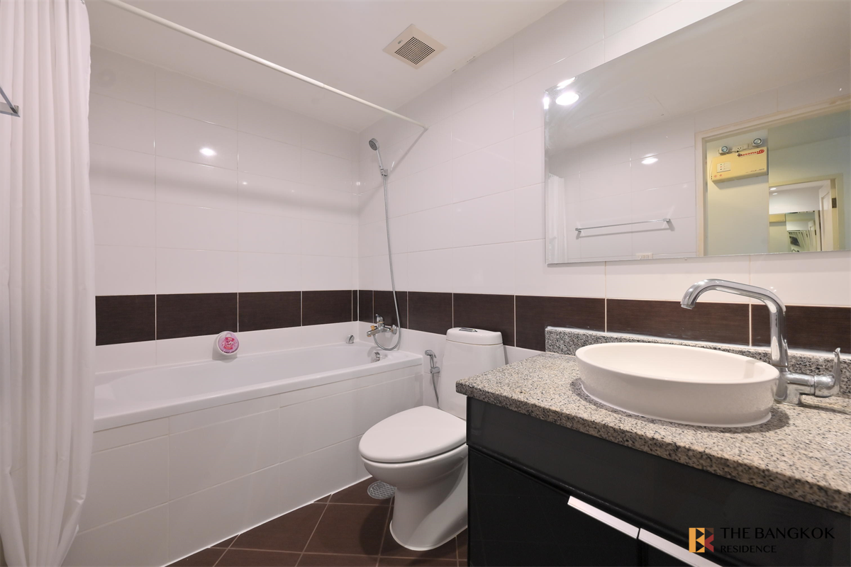 picture Serene Place Ultimate Luxury Lifestyle with Convenience near BTS Phrom Phong - 9/10