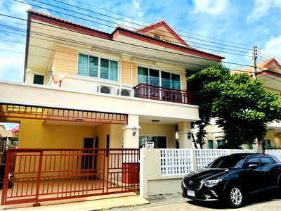 บ้านแฝดให้เช่า : บ้านเช่า หมู่บ้านนันทร์นรินทร์ หลัง ม.รังสิต ห่าง ม.รังสิตแค่ 5 นาที ใกล้รถไฟสายสีแดง หลักหก