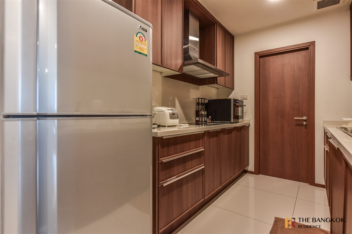 picture The Empire Place Luxury Condo at Special Price - 8/10