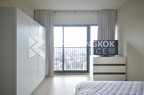 Noble Remix Ultimate Luxury Lifestyle with Convenience near BTS Thong Lo