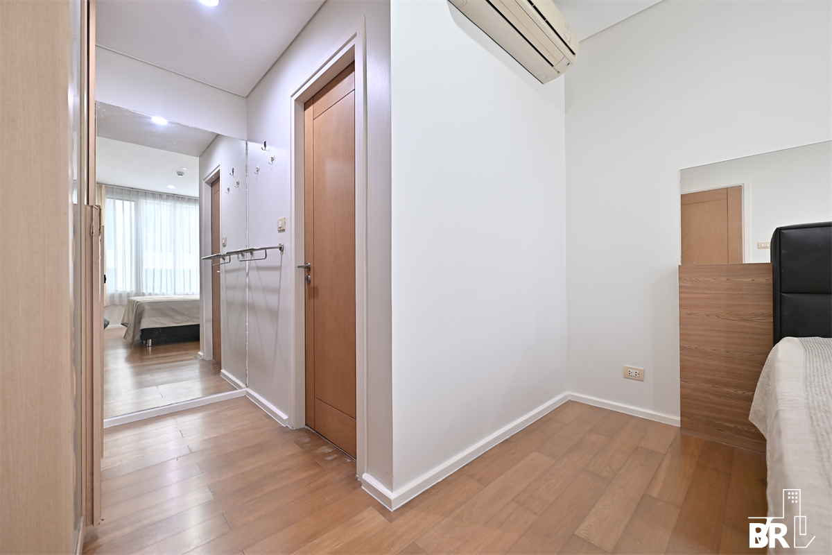 picture Wind Sukhumvit 23 near MRT Sukhumvit Station Price better than expected!! - 5/10