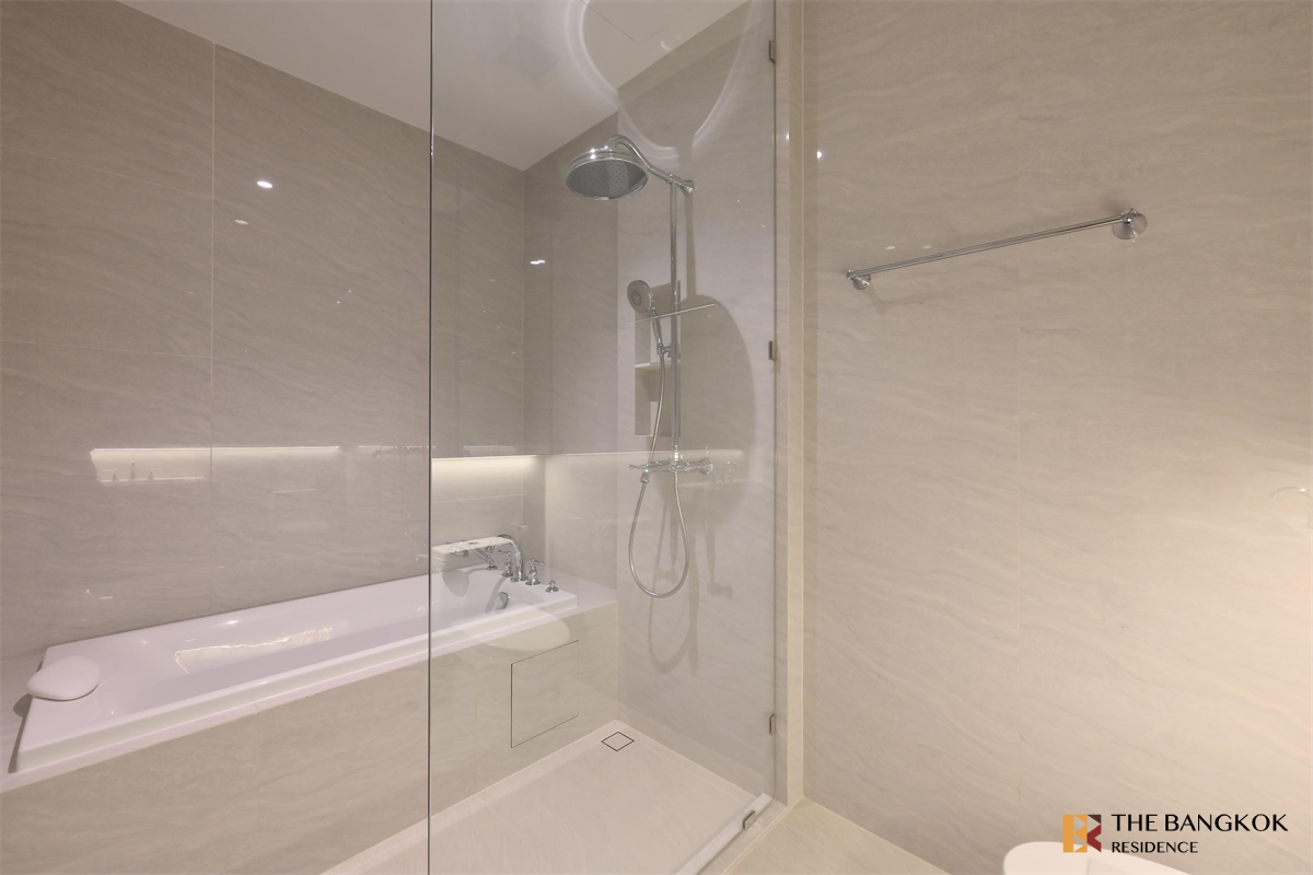 picture Muniq Langsuan  The Privilege of Luxury in an Economic Hub Location - 8/10