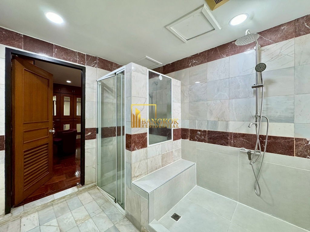 รูป President Park - Very Spacious 3 Bed Condo in Phrom Phong - BR18219CD - รูปที่ 19/43