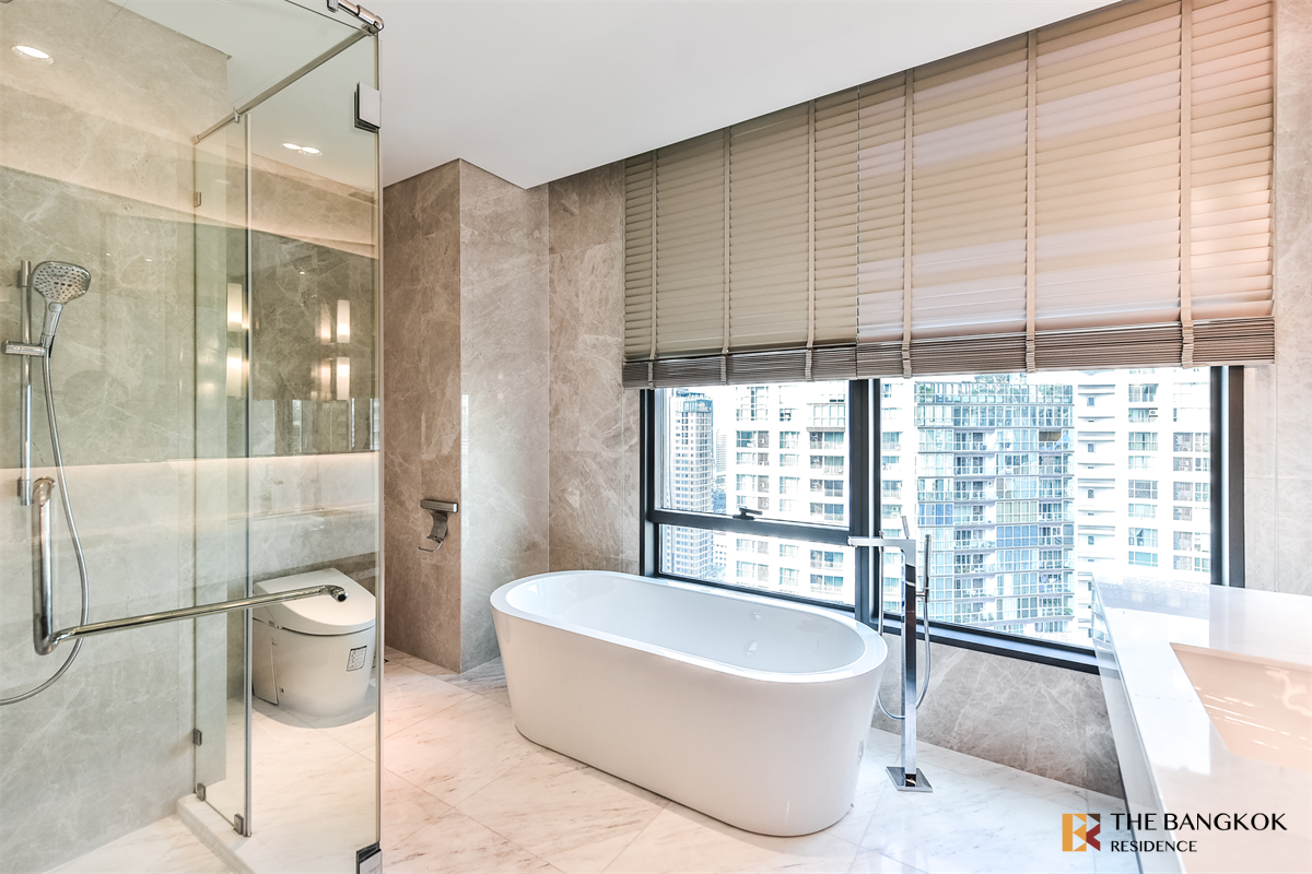 picture Sindhorn Residence  Luxury Condo at Special Price - 8/10