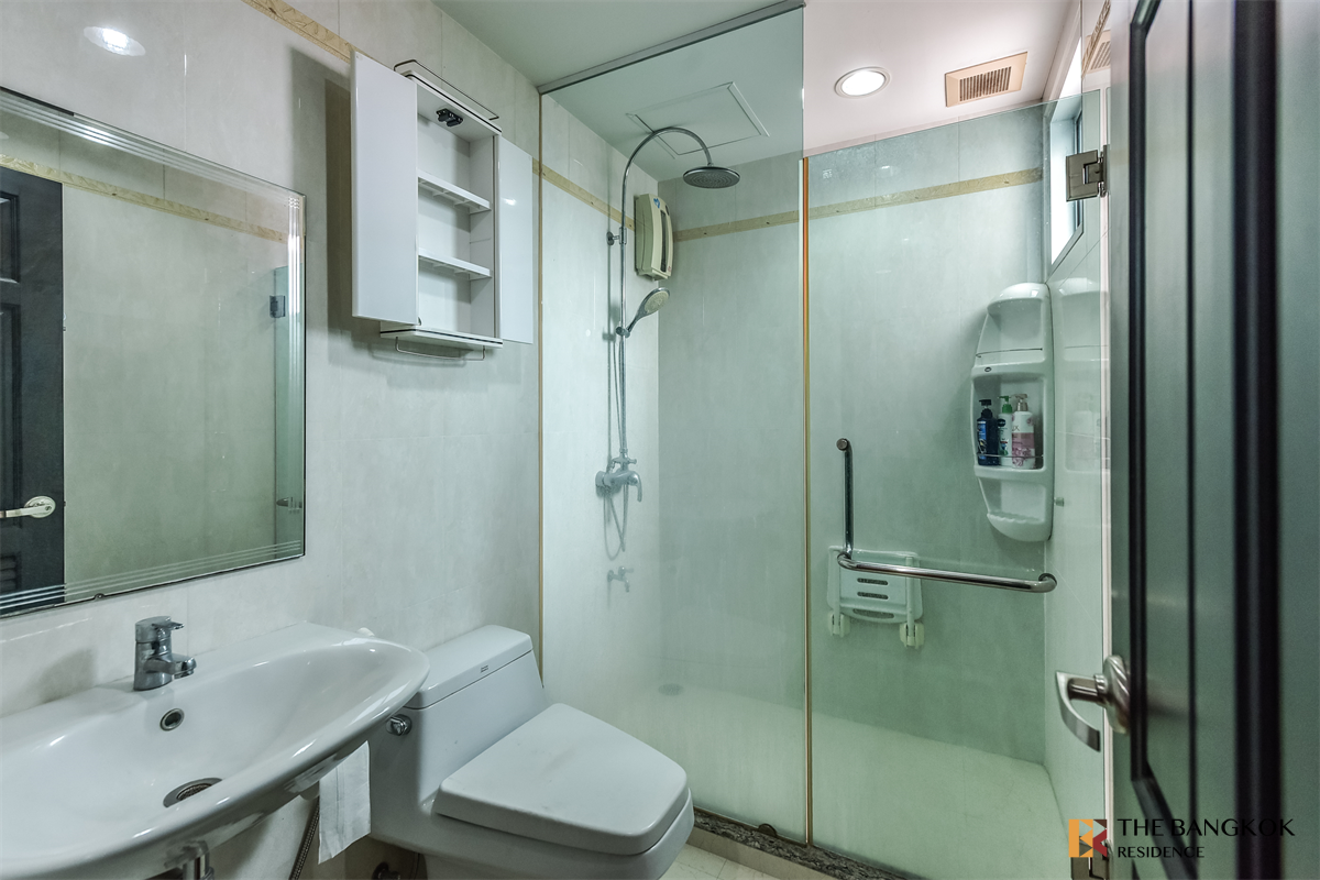 picture Luxury Condo at Special Price MB Grand Phaholyothin near BTS Sena Ruam - 2/10