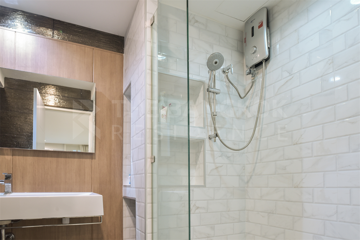 picture The Bangkok Sathorn-Taksin near BTS Krung Thonburi Luxury Unit, Ready for You Without the Wait - 4/10