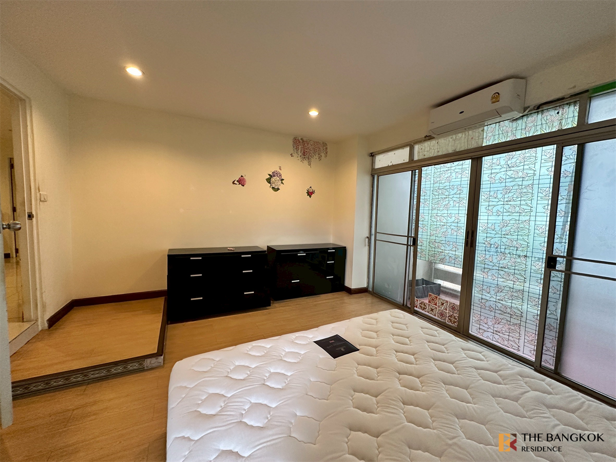 picture Ultimate Luxury Condo in Business District The Heritage - 7/10