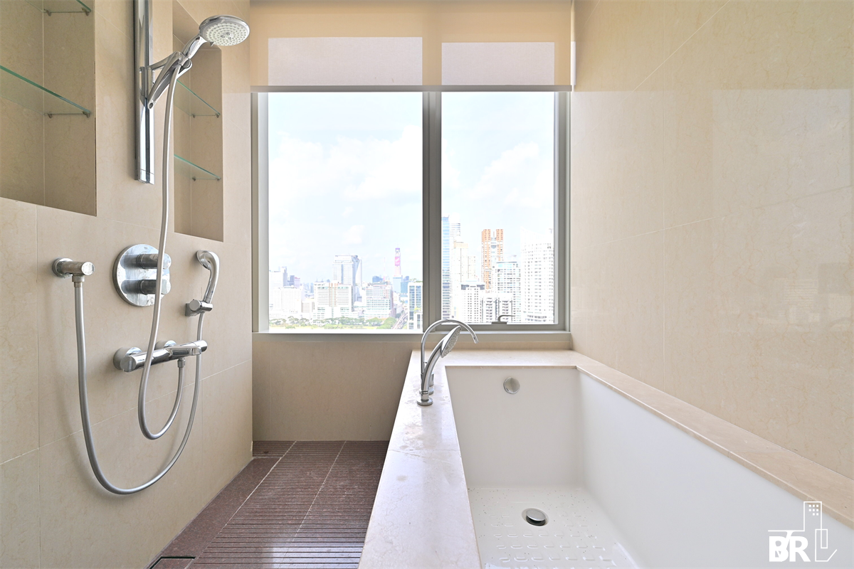 picture 185 Rajadamri Ultimate Luxury Condo in Business District near BTS Ratchadamri - 8/10