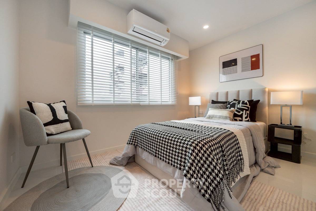 picture 4-BR Condo at The Executive Regent in Chong Nonsi (ID 2209163) - 5/22