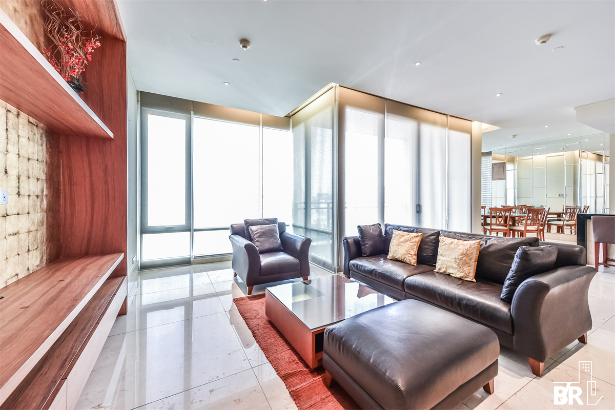 picture Luxuriously Elevated Unit The Infinity near BTS Saint Louis - 5/10