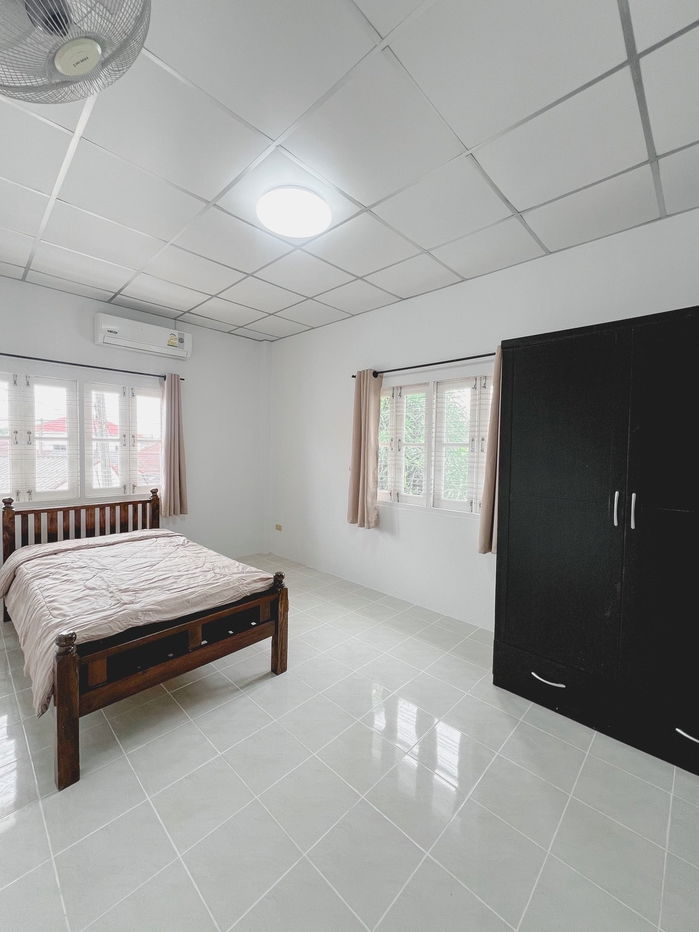 picture House for Rent – Corner Unit at Tharnthong Village - 5/34
