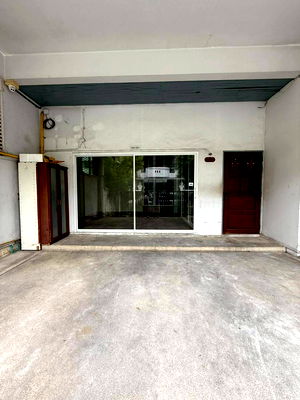 Home office for sale Pracha Uthit Huai Khwang : Buy and sell TH 3 floors Town in Town suitable for living or making a home office Line ID : @951qfbfi