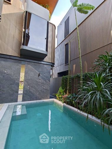 ให้เช่าบ้านเดี่ยว 4 ห้องนอน 522 ตร.ม. 130.5 ตร.ว. บูก้าน พระราม 9 - เหม่งจ๋าย