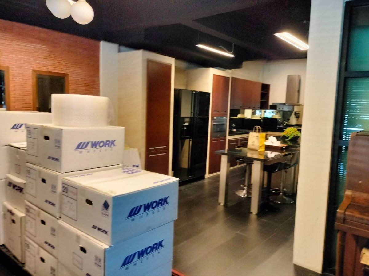 รูป ขาย โฮมออฟฟิส เนอวานา พาร์ค สุขุมวิท77 3 ชั้น 4 นอน ที่ Line : @homefinder - รูปที่ 9/23