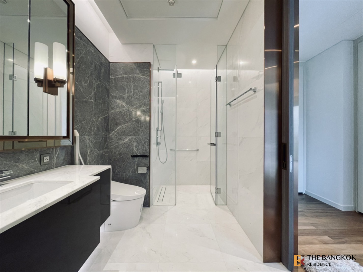 picture Live the Luxury Style in a High-potential Location Sindhorn Tonson - 6/10