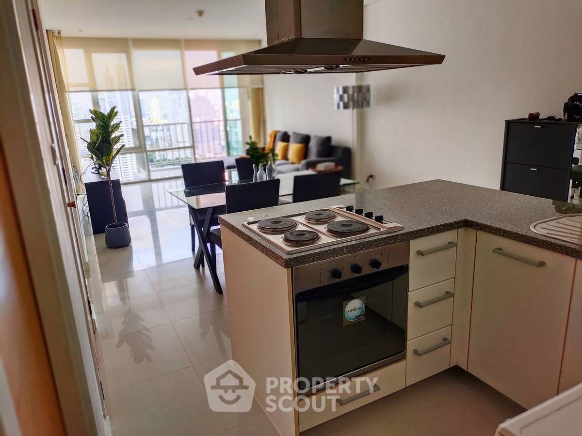 picture 2-BR Condo at Fullerton Sukhumvit near BTS Ekkamai (ID 804935) - 5/9