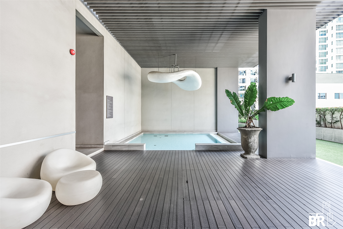 picture The Diplomat Sathorn near BTS Surasak Live the Luxury Style in a High-potential Location - 6/9