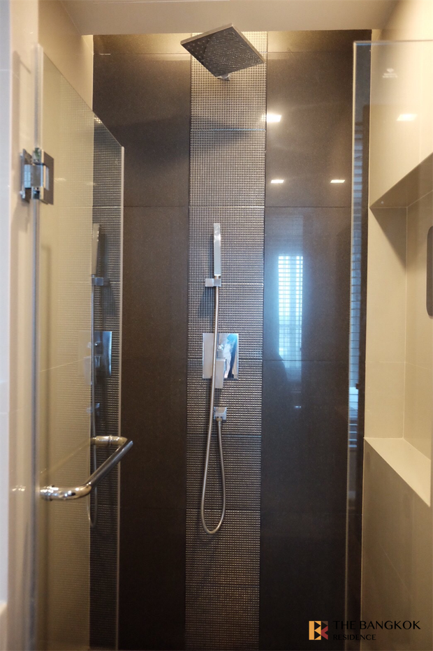picture Luxury Condo in Central City Location RHYTHM Sukhumvit 44/1 near BTS Phra Khanong - 1/10